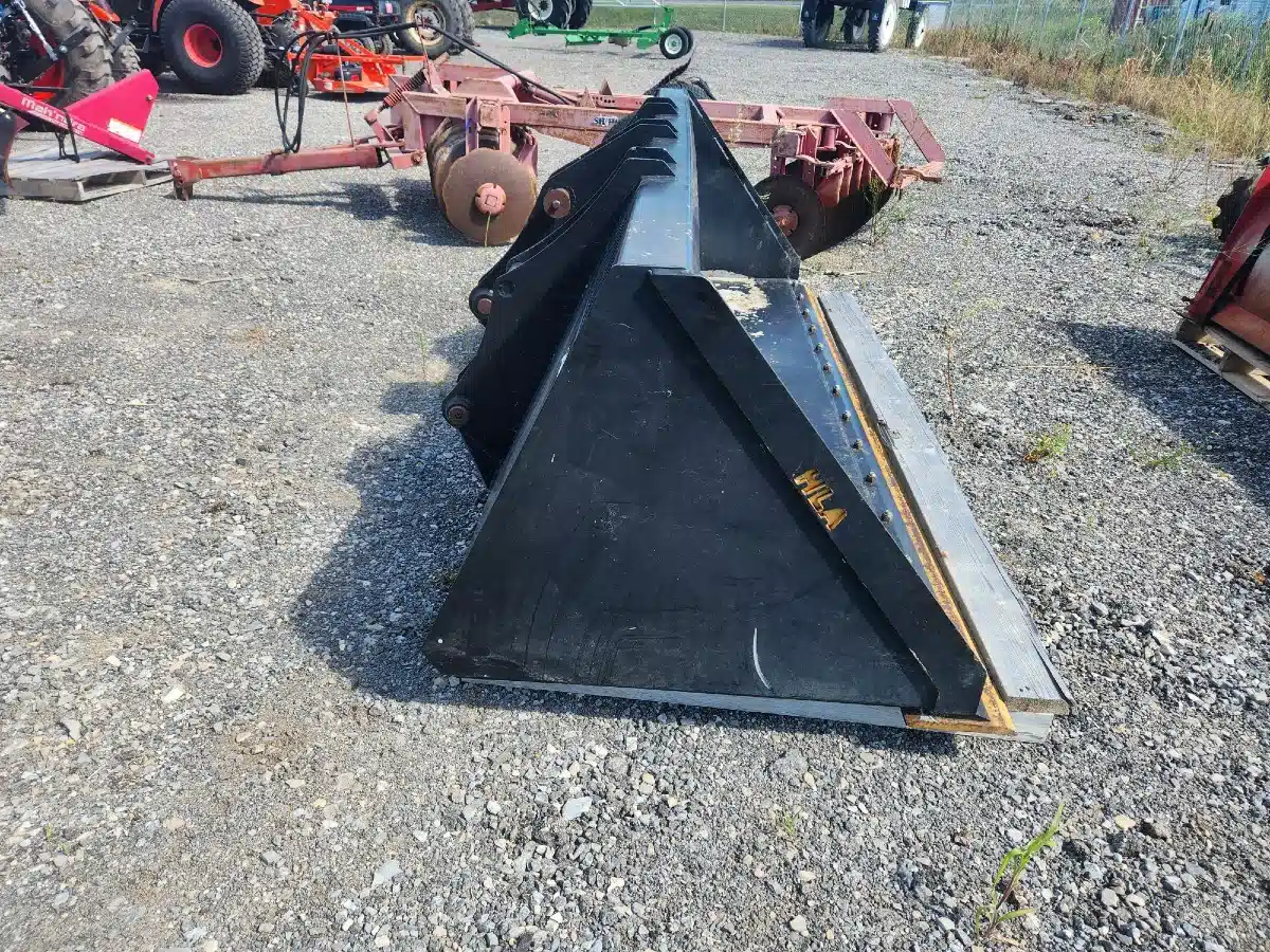 Gallery image 2 for HLA Attachments 108" High Volume Bucket Bucket