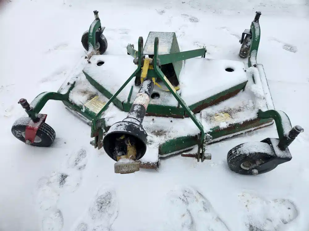 Gallery image 2 for Buhler Farm King 5' Mower - Finishing