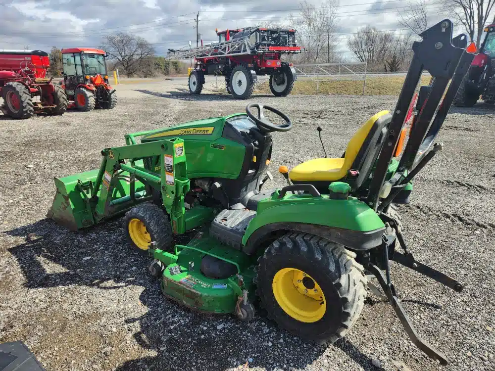 Gallery image 2 for 2015 John Deere 1023E Tractor
