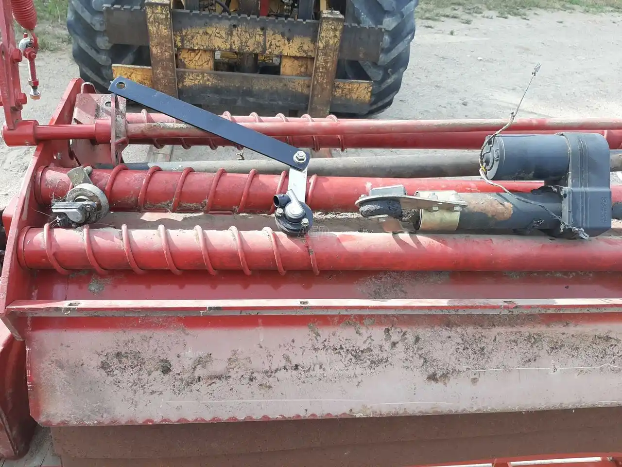 Gallery image 2 for Used New Holland BR740A Round Baler