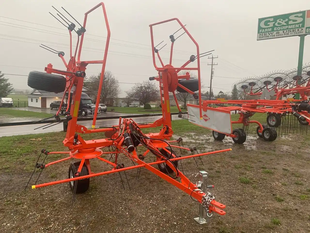 Gallery image 1 for New 2025 Kuhn GF5202THA Tedder