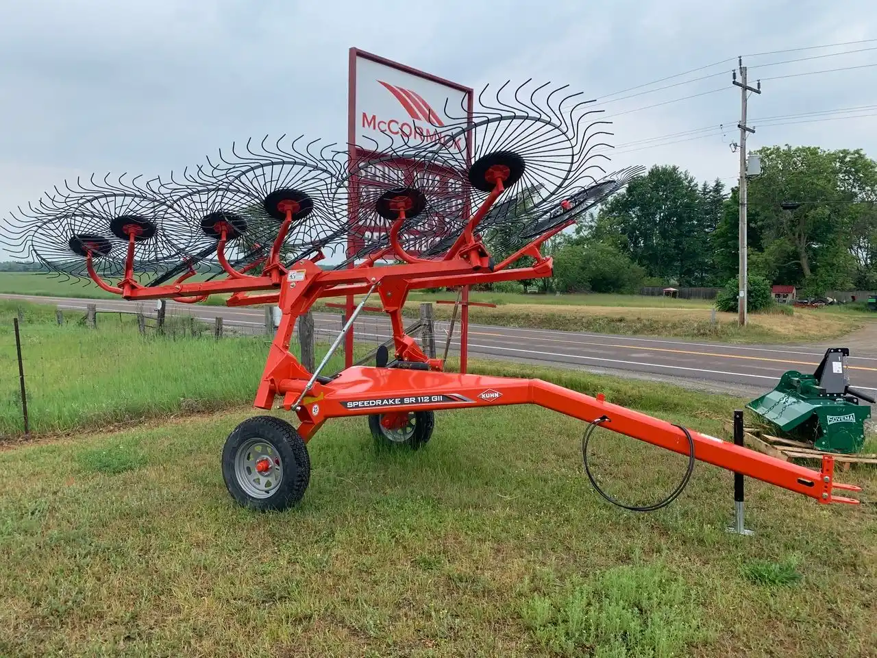 Gallery image 1 for New 2025 Kuhn SR 110 GII Rake