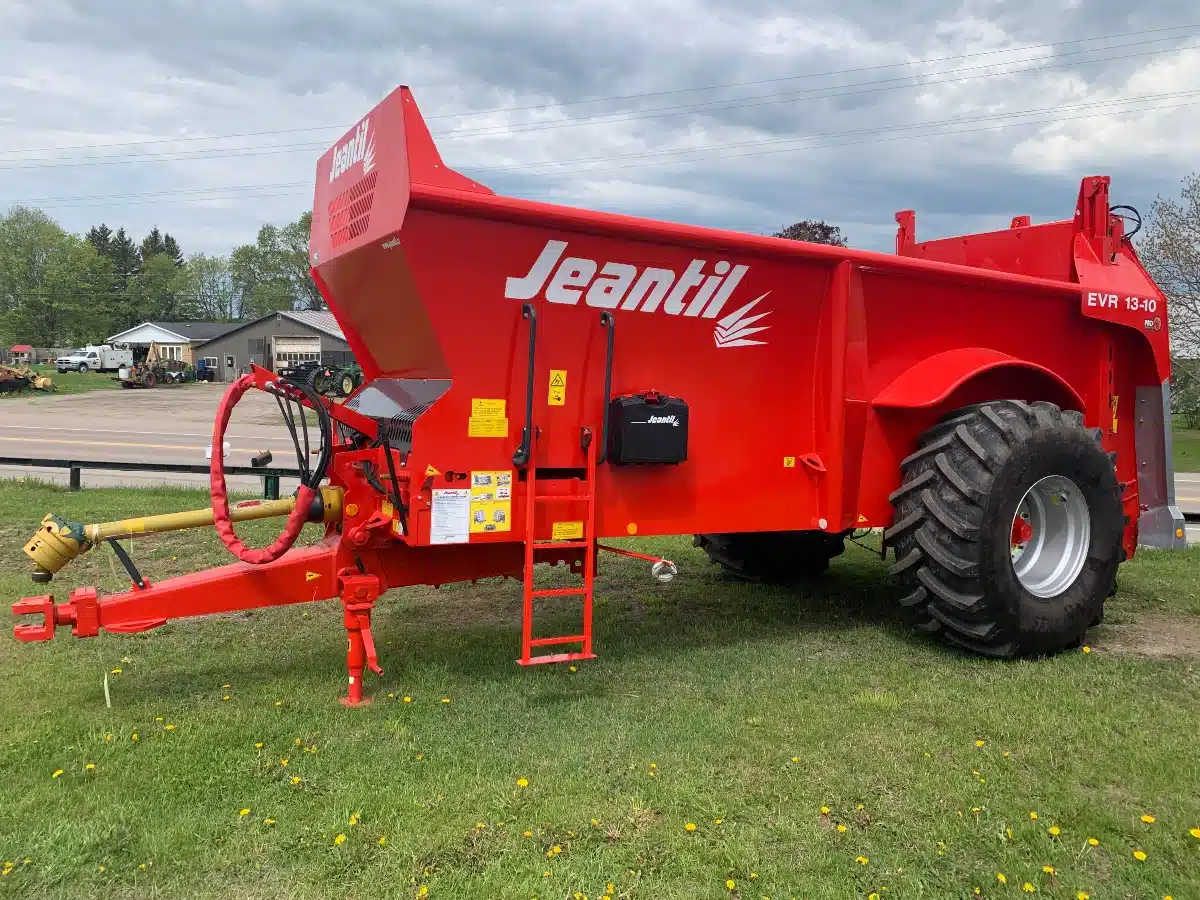 Gallery image 1 for New 2024 Jeantil EVR 13-10 Manure Spreader