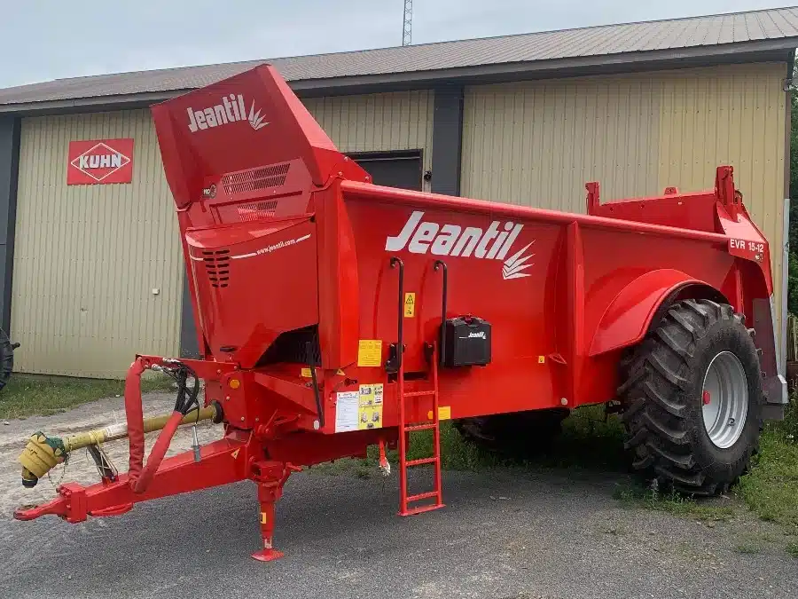 Gallery image 1 for New 2025 Jeantil EVR 15-12 Manure Spreader