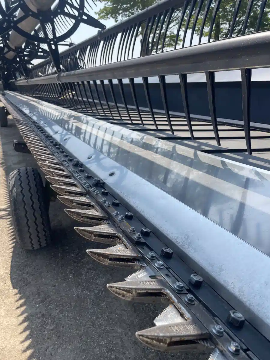 Gallery image 2 for 2024 Honey Bee AFN250 Header - Flex Draper