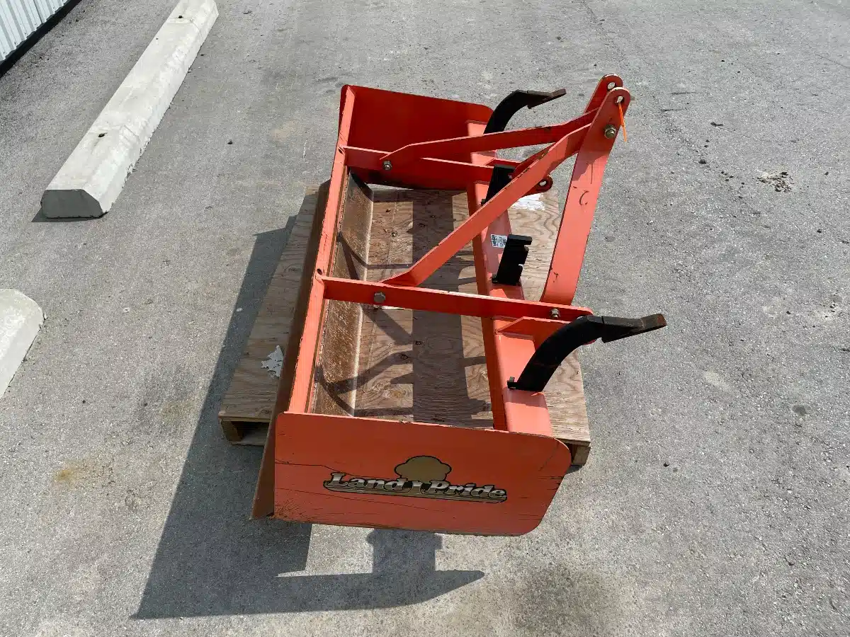 Photo de la Galerie 2 pour Usagé 2018 Kubota BB1260 Boîtes décapeuses