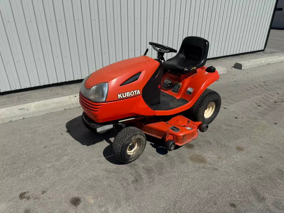 Gallery image 2 for Used 2002 Kubota T1670 Lawn Tractor