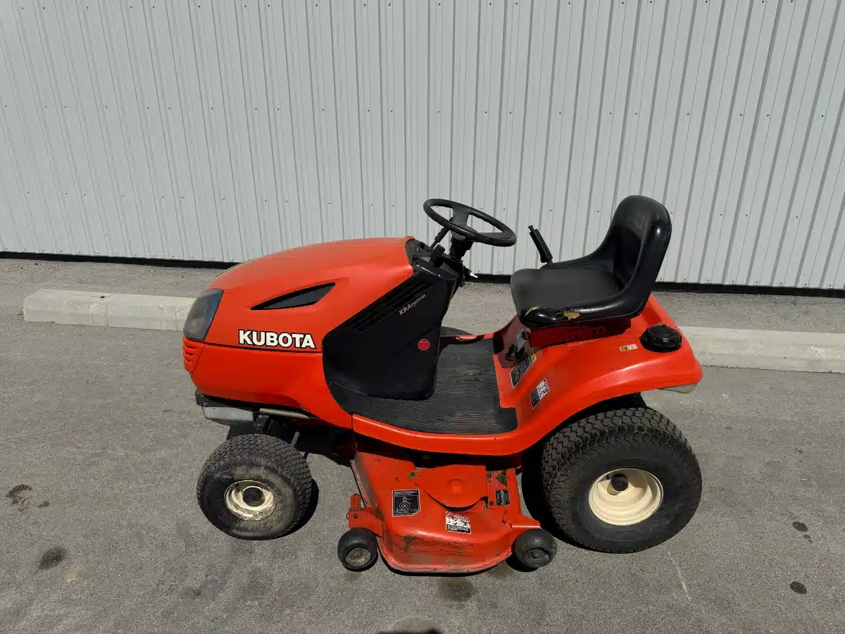 Gallery image 1 for Used 2002 Kubota T1670 Lawn Tractor