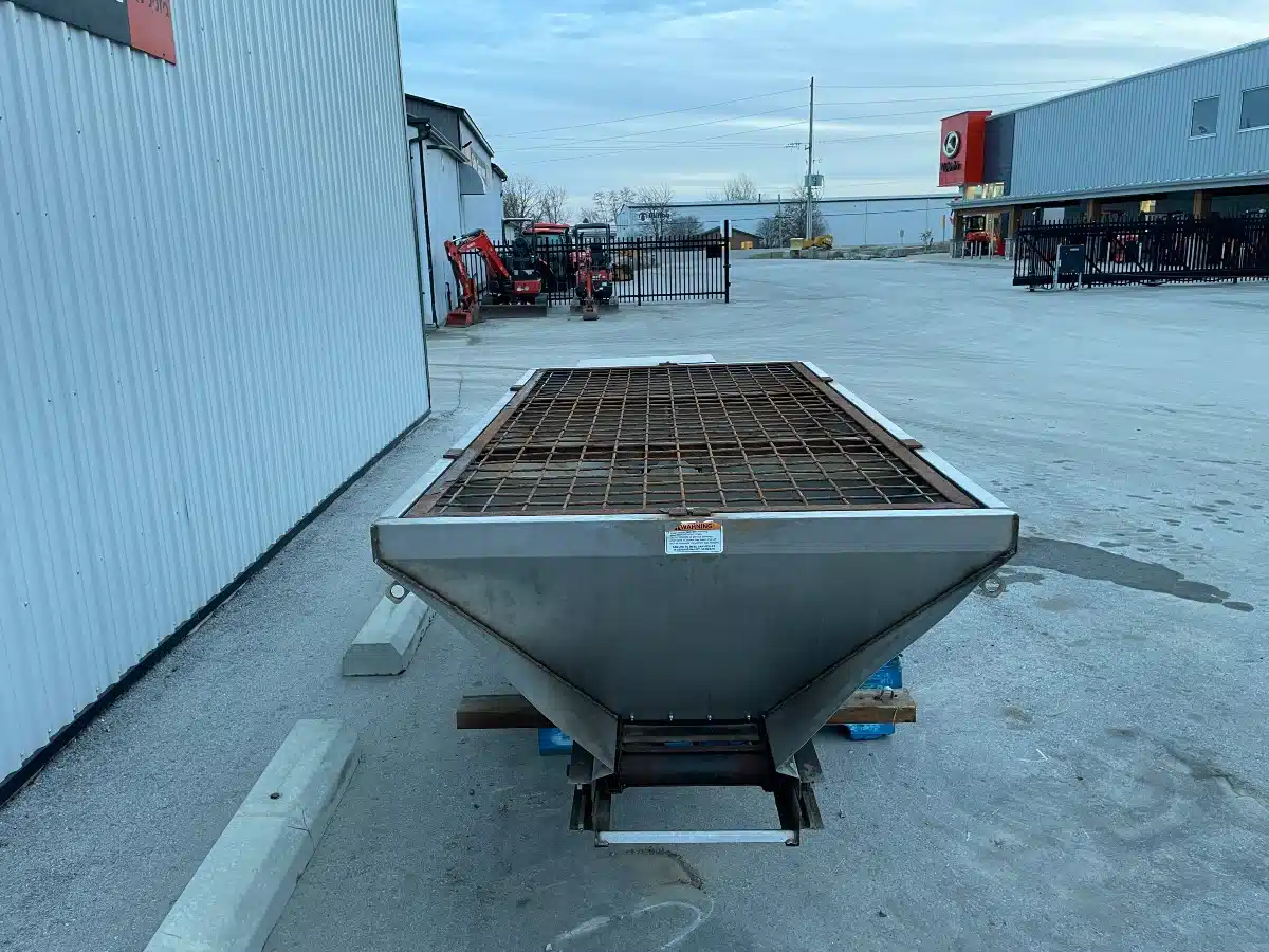 Gallery image 2 for Used 2013 Sno-Way 8SS-LW-DESC V-Box Salter Spreader - Salt & Sand