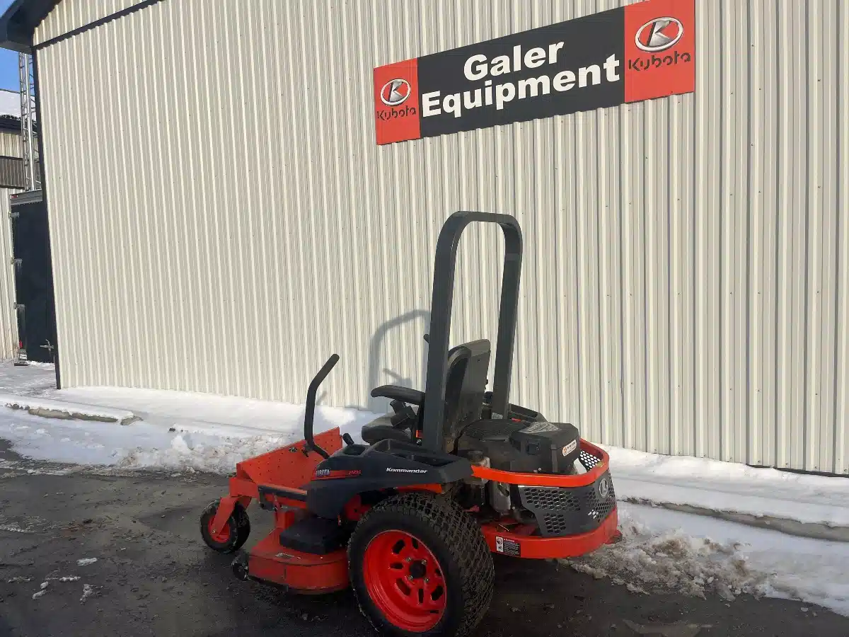 Gallery image 2 for Used 2017 Kubota Z121SKH-48 Mower - Zero Turn