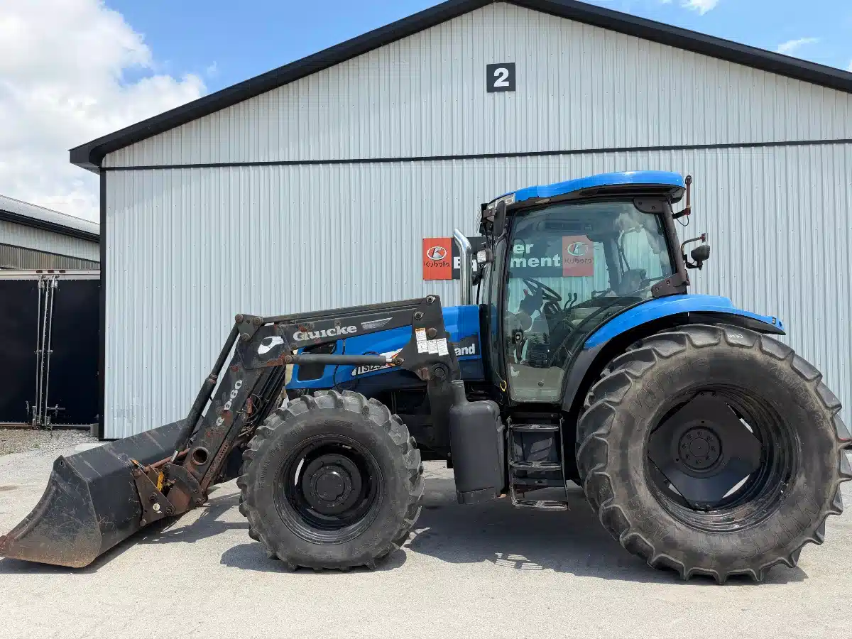 Photo de la Galerie 1 pour 2003 New Holland TS125A Tracteur