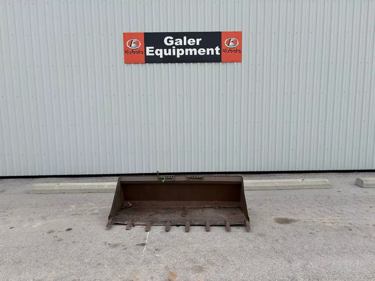 Photo de la Galerie 1 pour 72" Bucket w/ Skid Steer Quick Attach Coupler Godet (bucket)