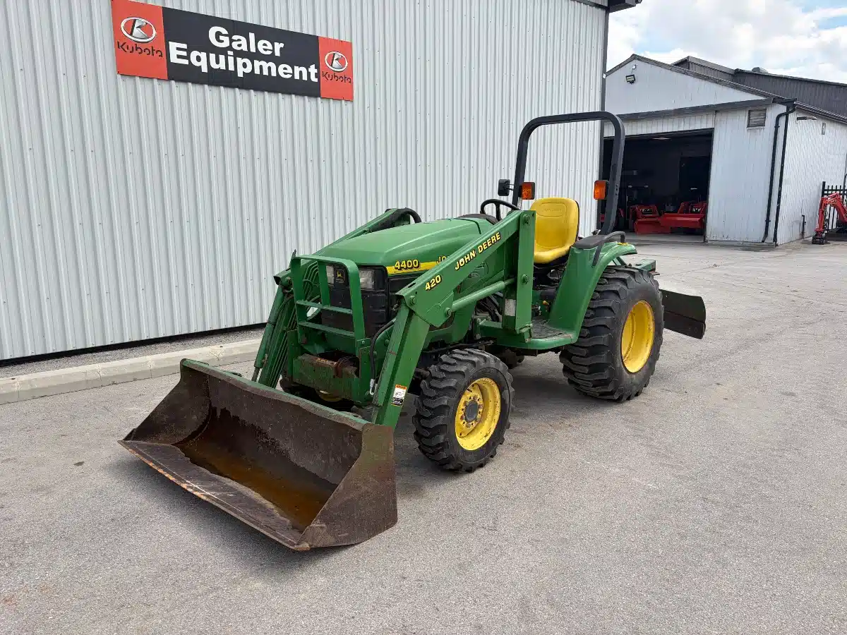 Gallery image 2 for John Deere 4400 Tractor