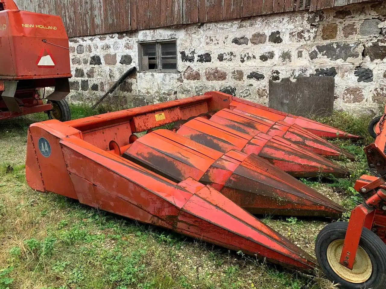 Gallery image 1 for Used Massey Ferguson 44 Header - Row Crop