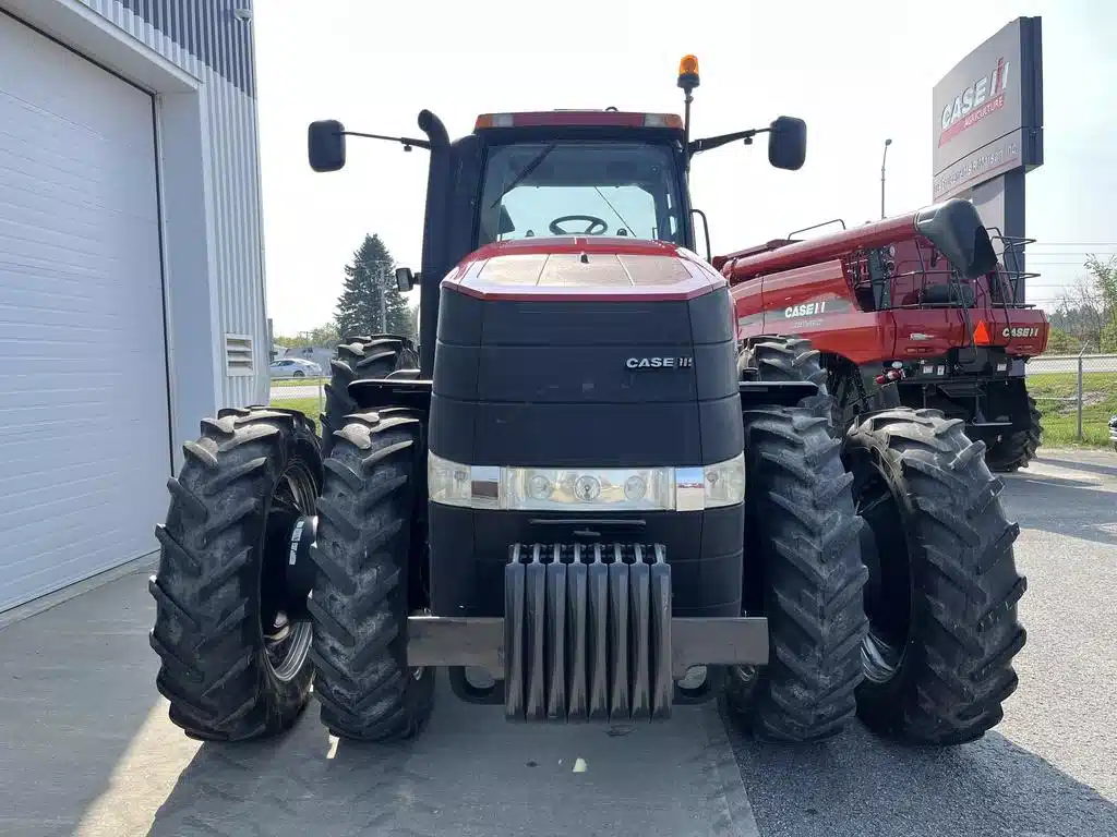 Gallery image 2 for Used 2013 Case IH MAGNUM 235 Tractor