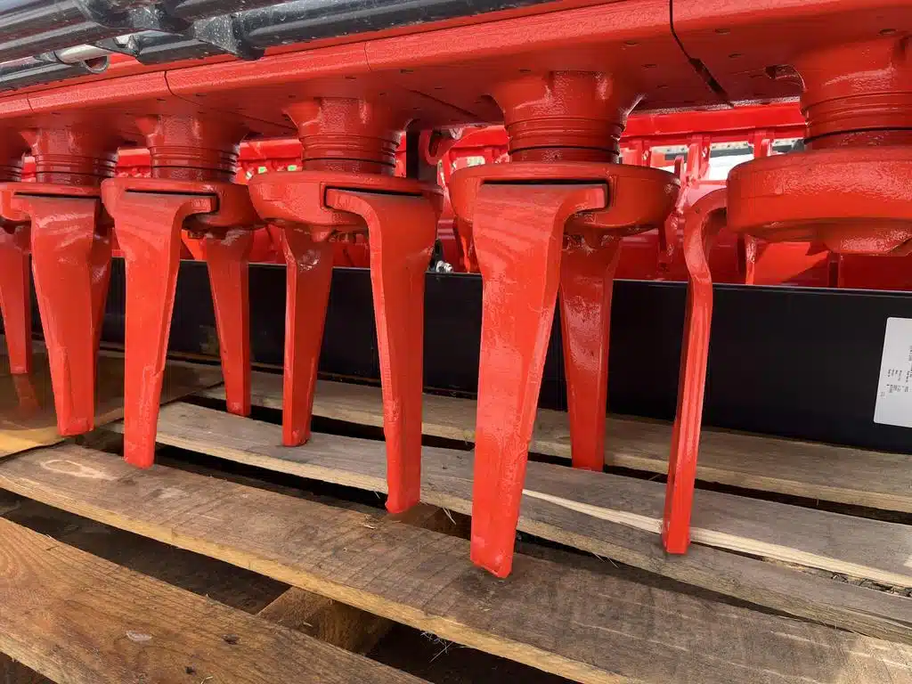 Gallery image 2 for New 2023 Kuhn HR4040 Rotary Harrow