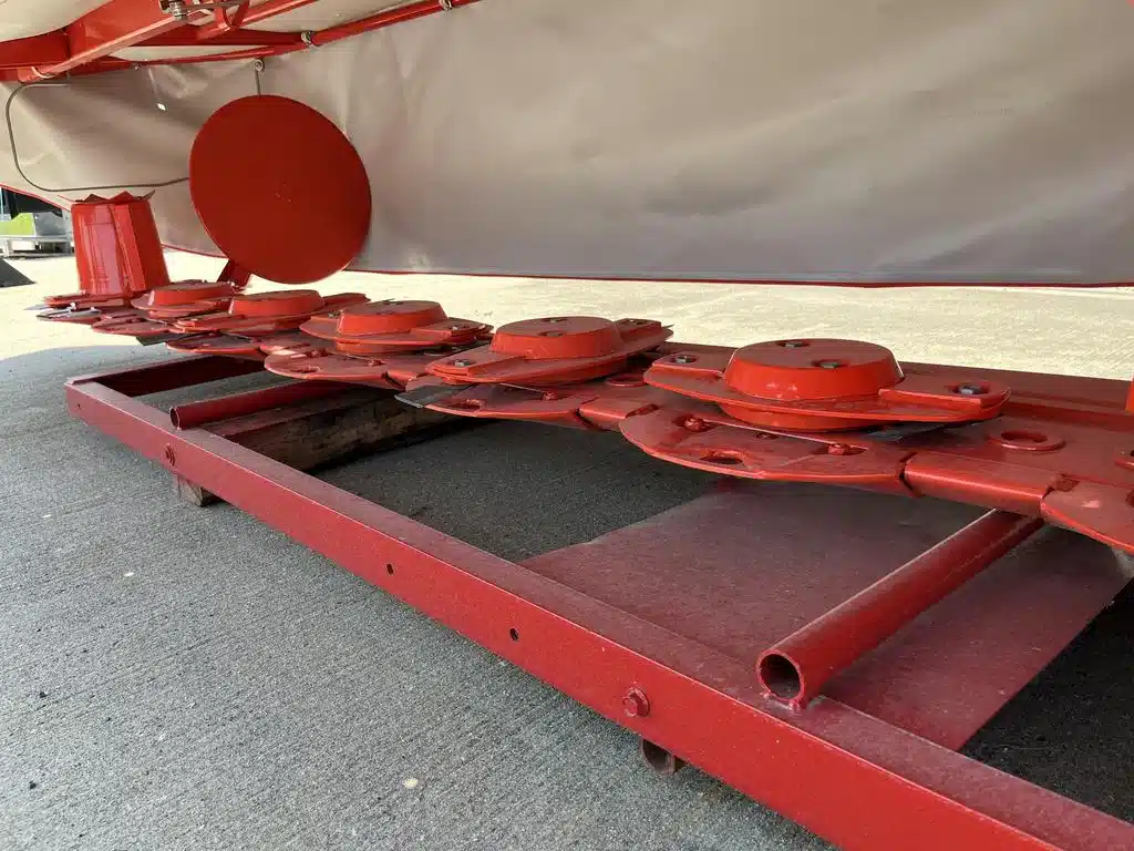Gallery image 2 for New 2023 Kuhn GMD280 Flail Mower