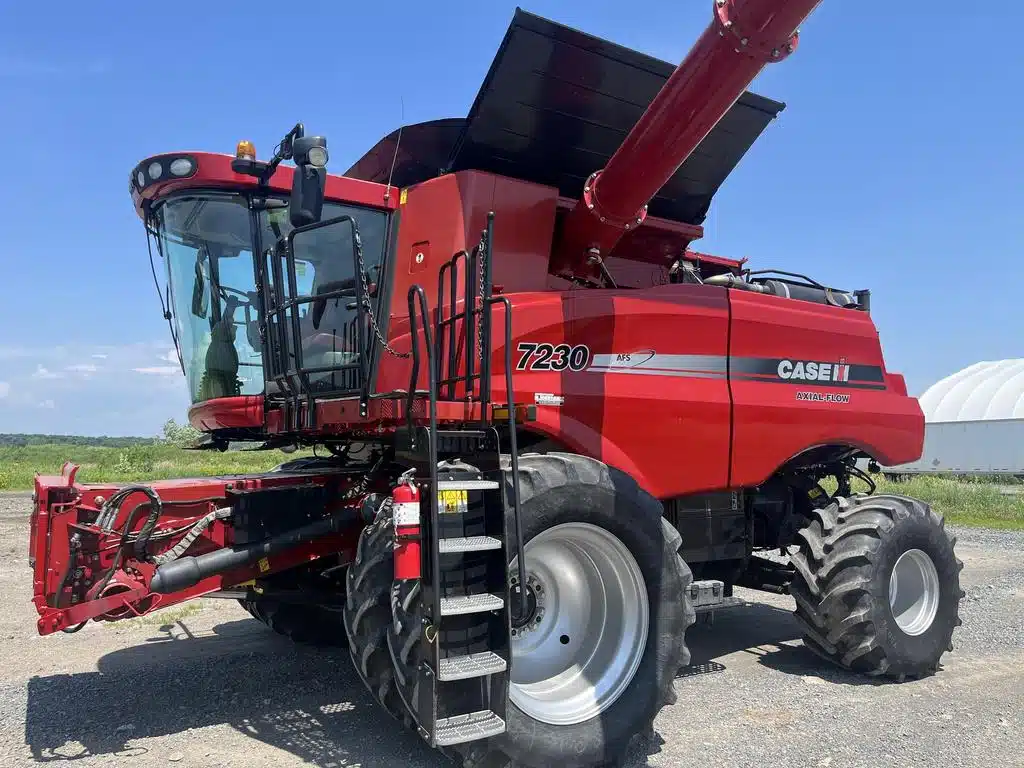 Gallery image 2 for Used 2012 Case IH 7230 Combine