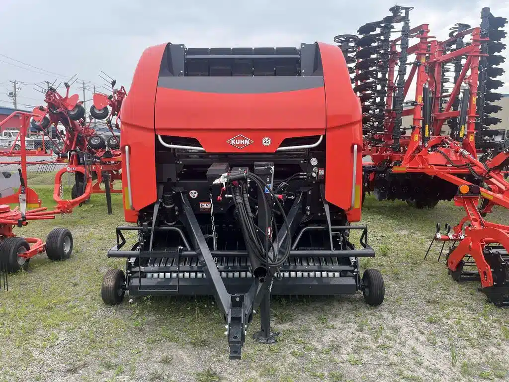 Gallery image 2 for New 2024 Kuhn VB 3160 Round Baler