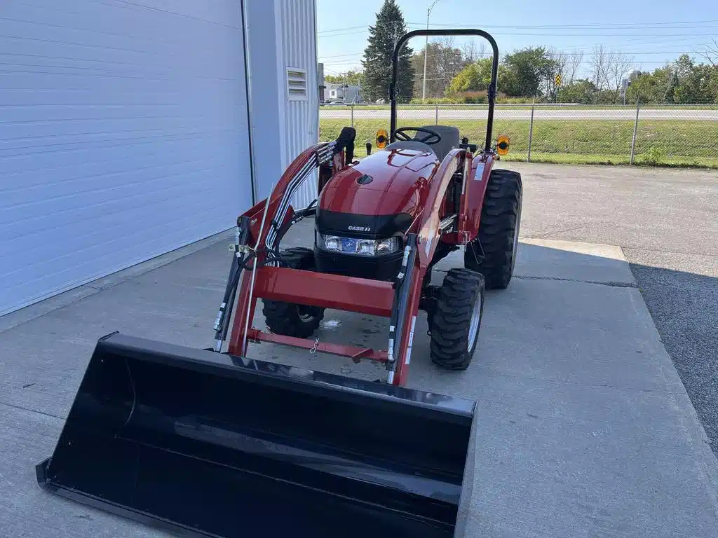 Gallery image 2 for New 2023 Case IH Farmall 35A Tractor