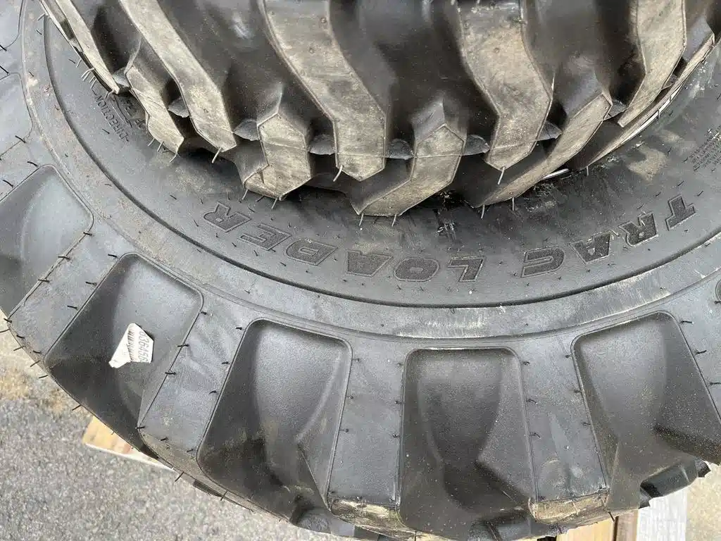 Gallery image 2 for New 2024 Titan 25X8.50-14 et 43X16-20 Tires