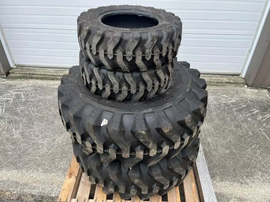 Gallery image 1 for New 2024 Titan 25X8.50-14 et 43X16-20 Tires