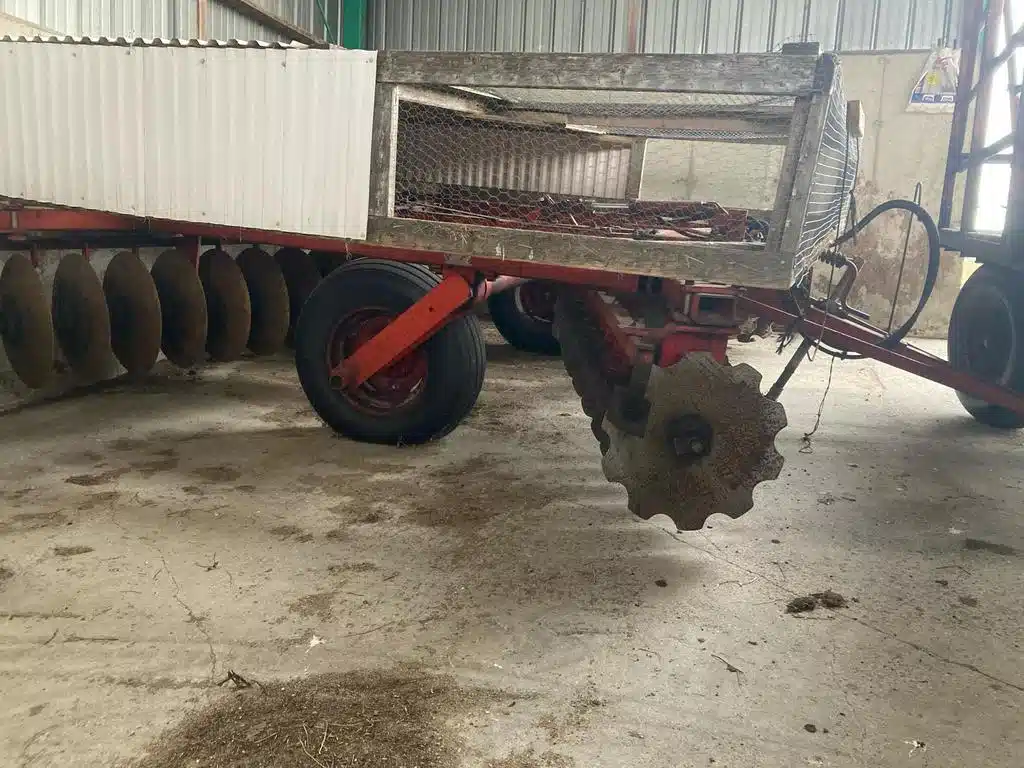 Gallery image 1 for Used Massey Ferguson 520 Harrow
