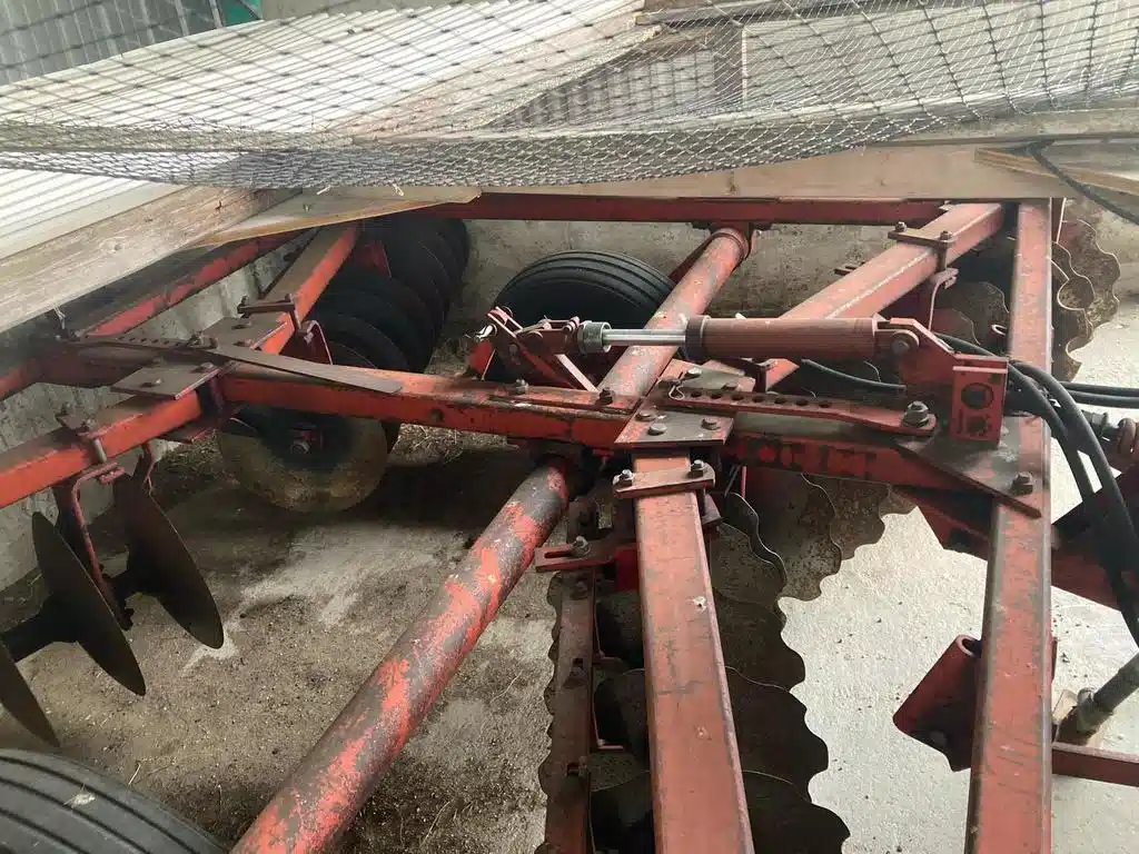 Gallery image 2 for Used Massey Ferguson 520 Harrow