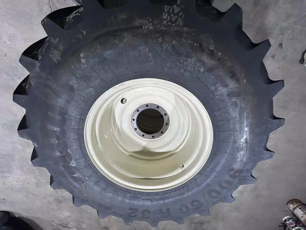 Used 2020 Mitas SFT 900/60R32 Tires
