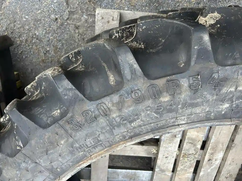 Gallery image 2 for 2010 Firestone 320/90R54 Tires