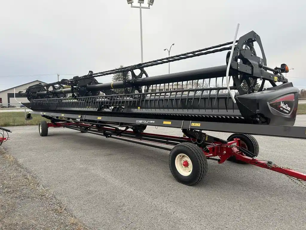 Used 2017 MacDon FD75 Header - Row Crop