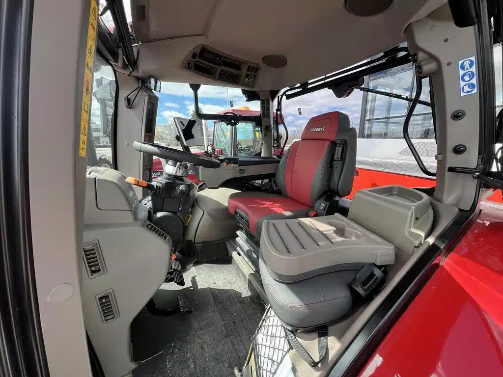 Gallery image 2 for 2025 Case IH MAXXUM 125 Tractor