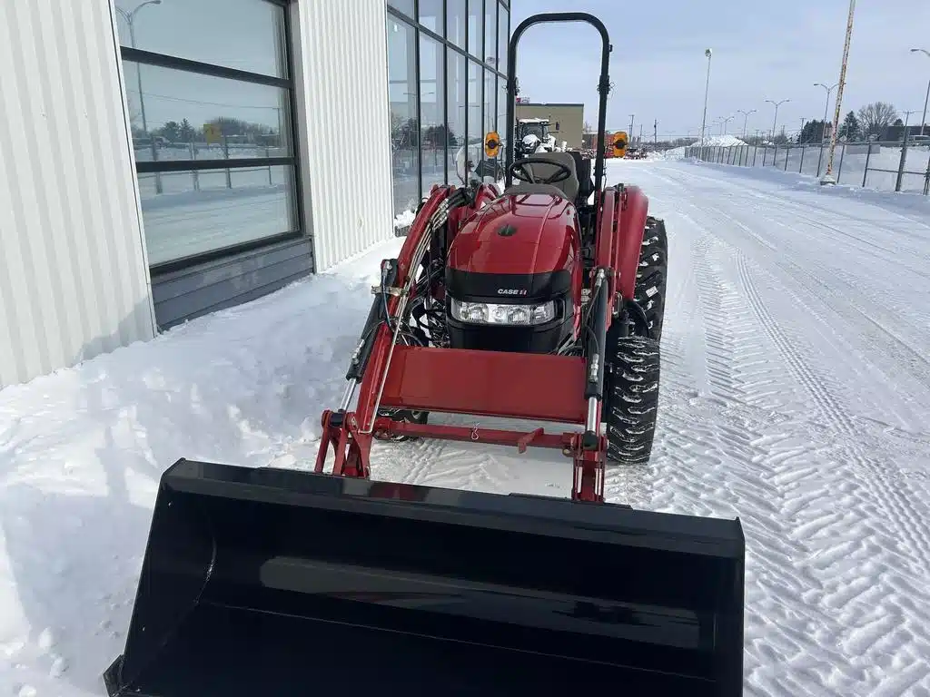 Gallery image 2 for 2026 Case IH FARMALL 35C Tractor