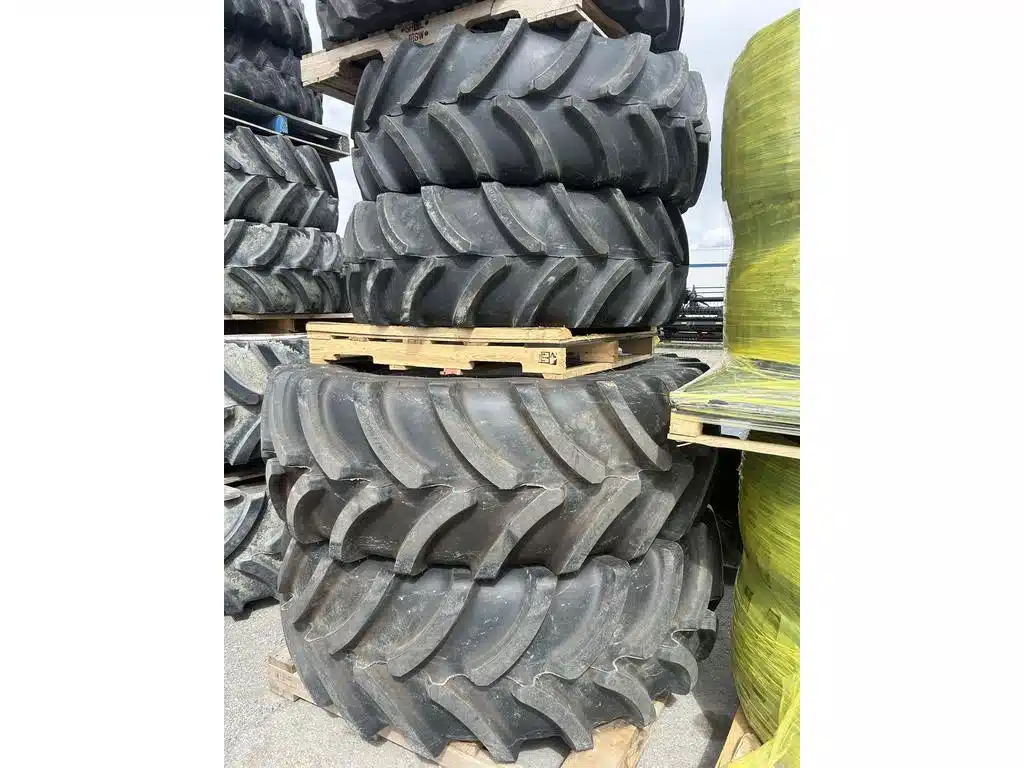 Photo de la Galerie 1 pour 2025 Firestone Maxi-Traction Pneus