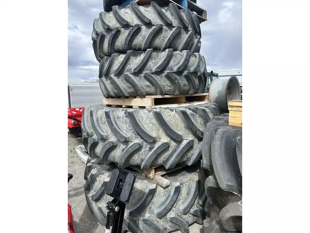 Photo de la Galerie 1 pour 2024 Firestone Maxi-Traction Pneus