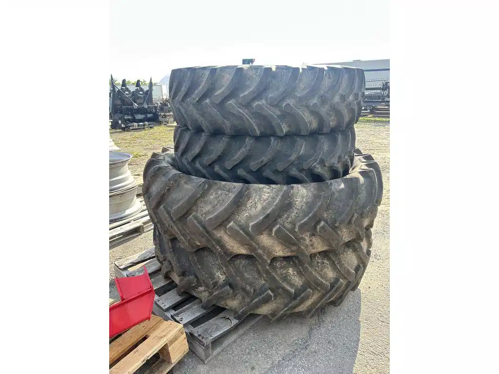 Photo de la Galerie 2 pour 2019 Firestone Radial all traction Pneus