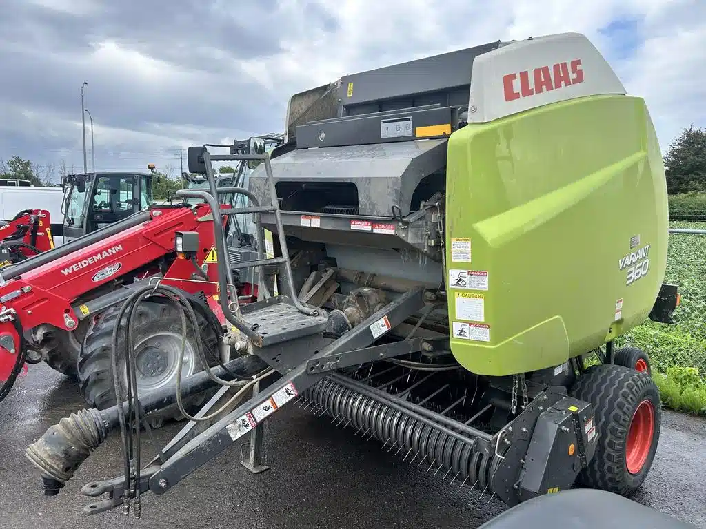 Gallery image 1 for 2008 CLAAS VARIANT 360 Round Baler