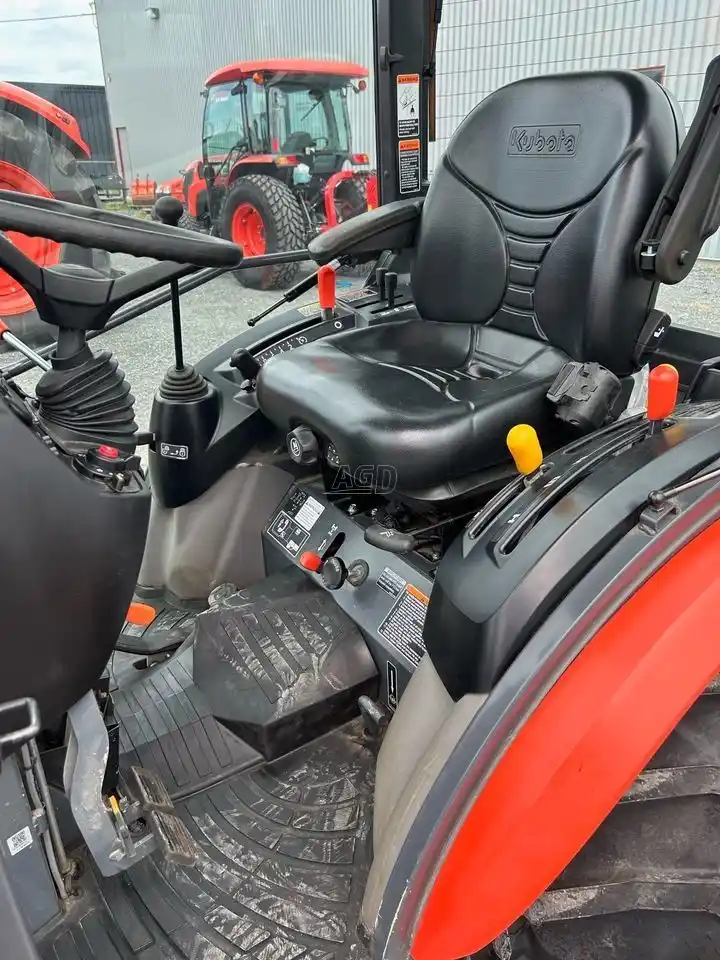 Gallery image 2 for Used 2020 Kubota LX3310 Tractor