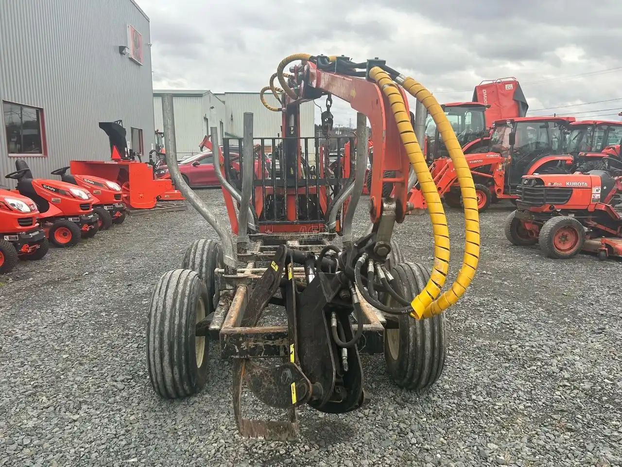 Gallery image 2 for Used 0000 Unspecified GRAVEL CG-140 Log Loader