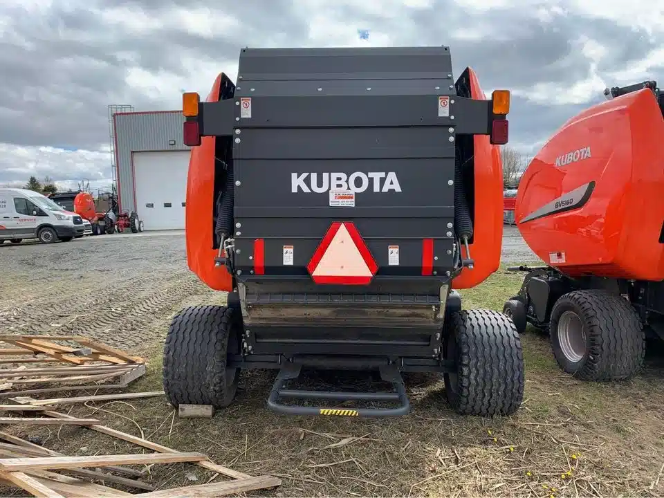 Gallery image 2 for Used 2016 Kubota BV5160SC14 Round Baler