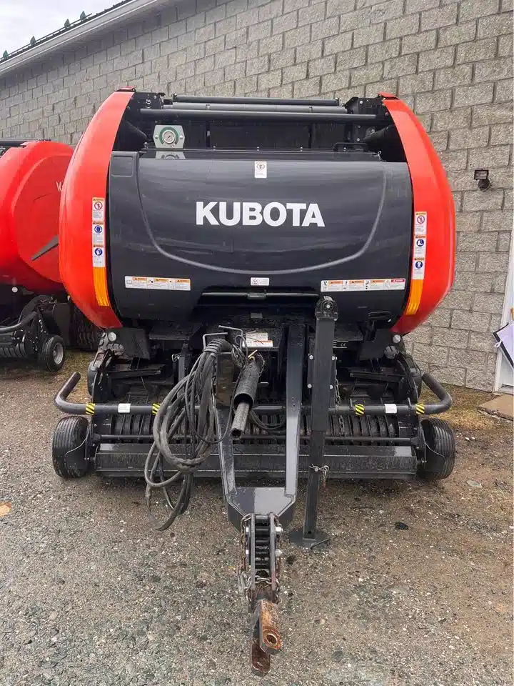Gallery image 2 for Used 2018 Kubota BV5160SC14 Round Baler