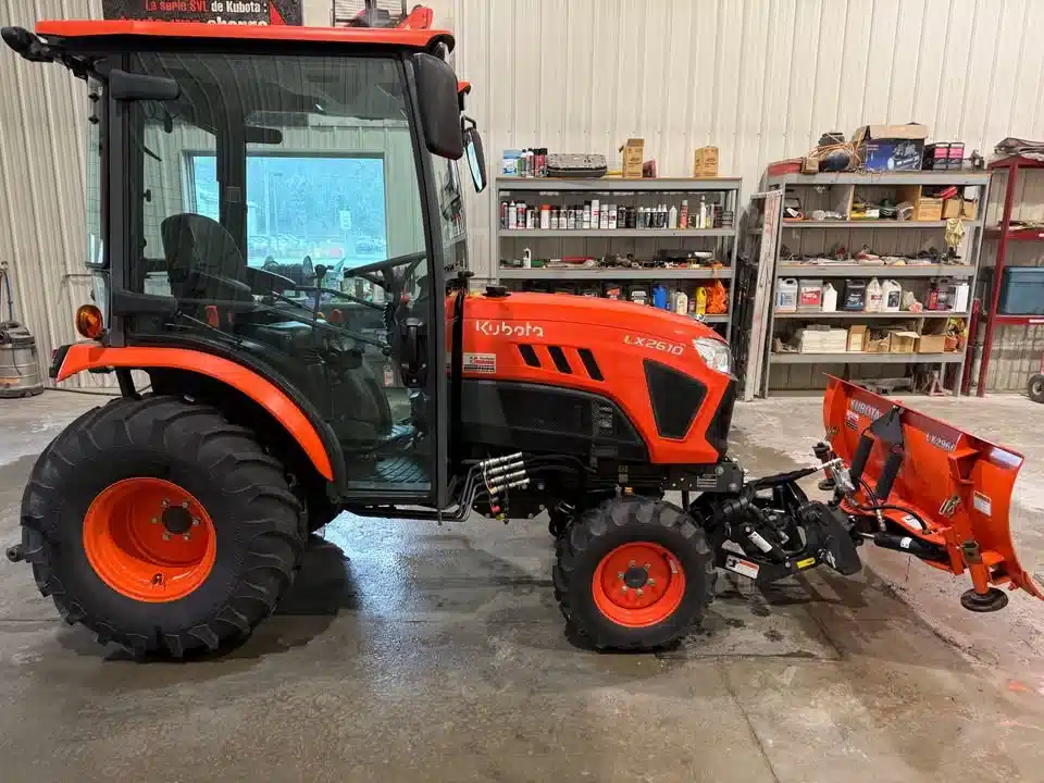 Photo de la Galerie 1 pour 2024 Kubota LX2610 Tracteur