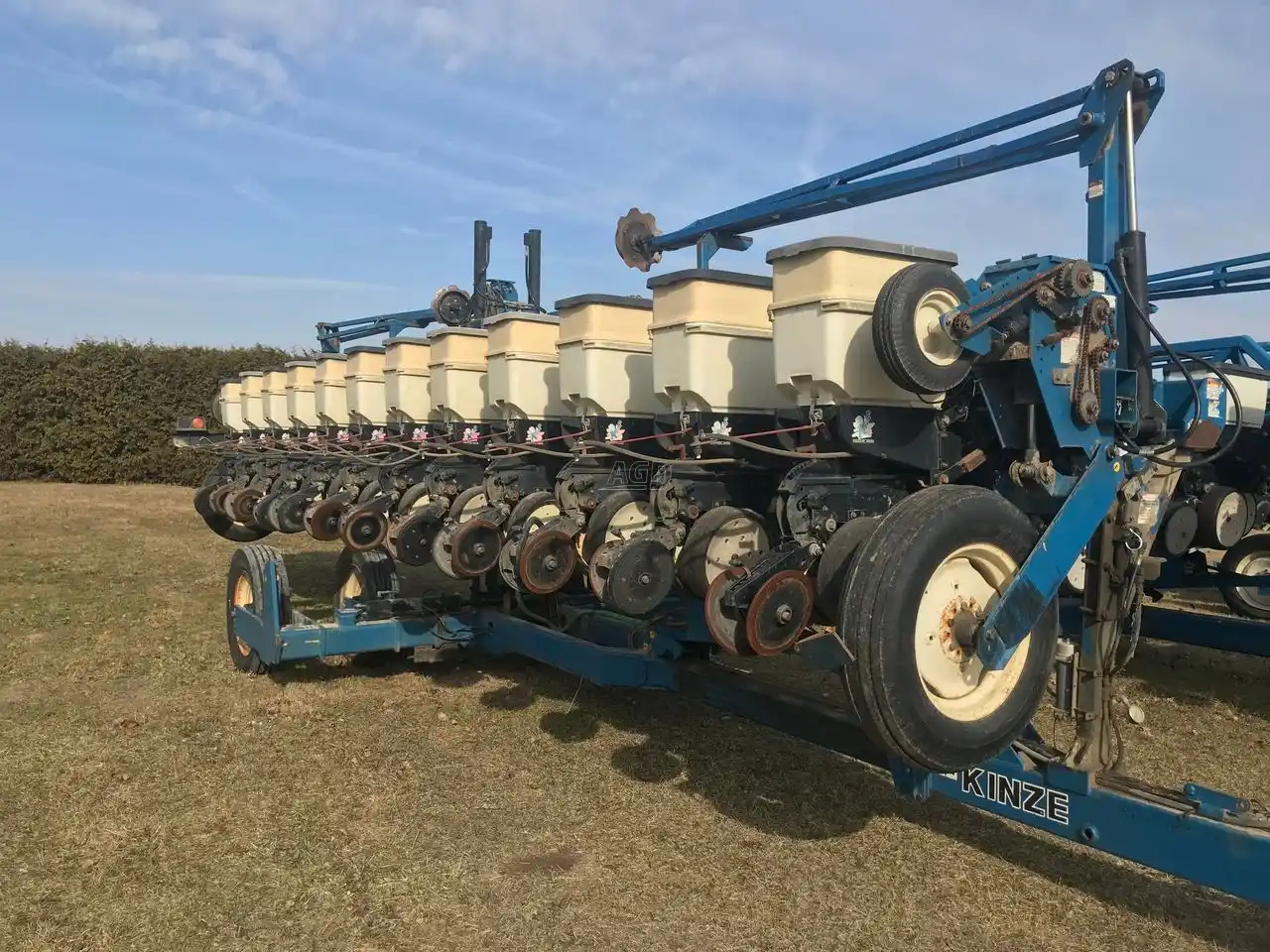 Gallery image 2 for Used 2004 Kinze 3600 Planter