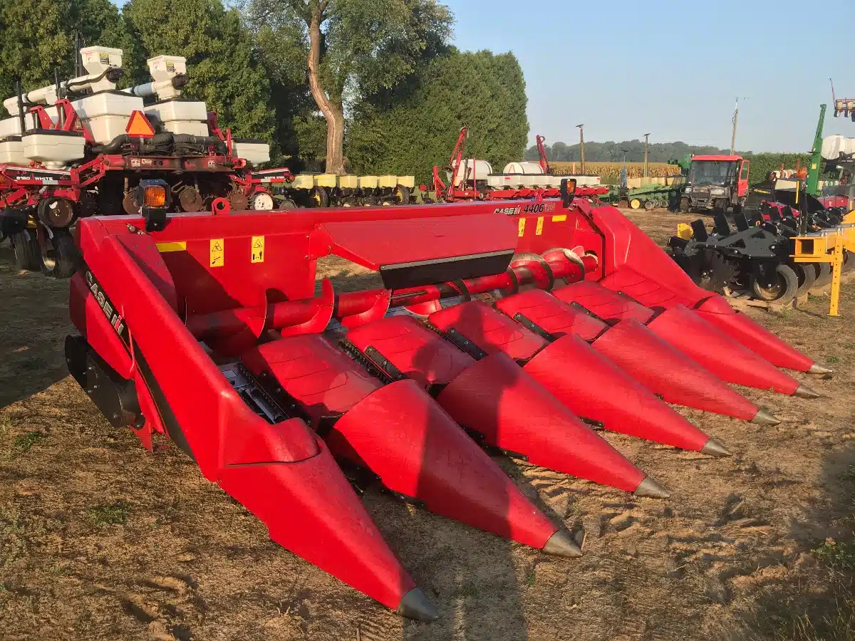 Gallery image 2 for Used 2015 4406 Header Combine