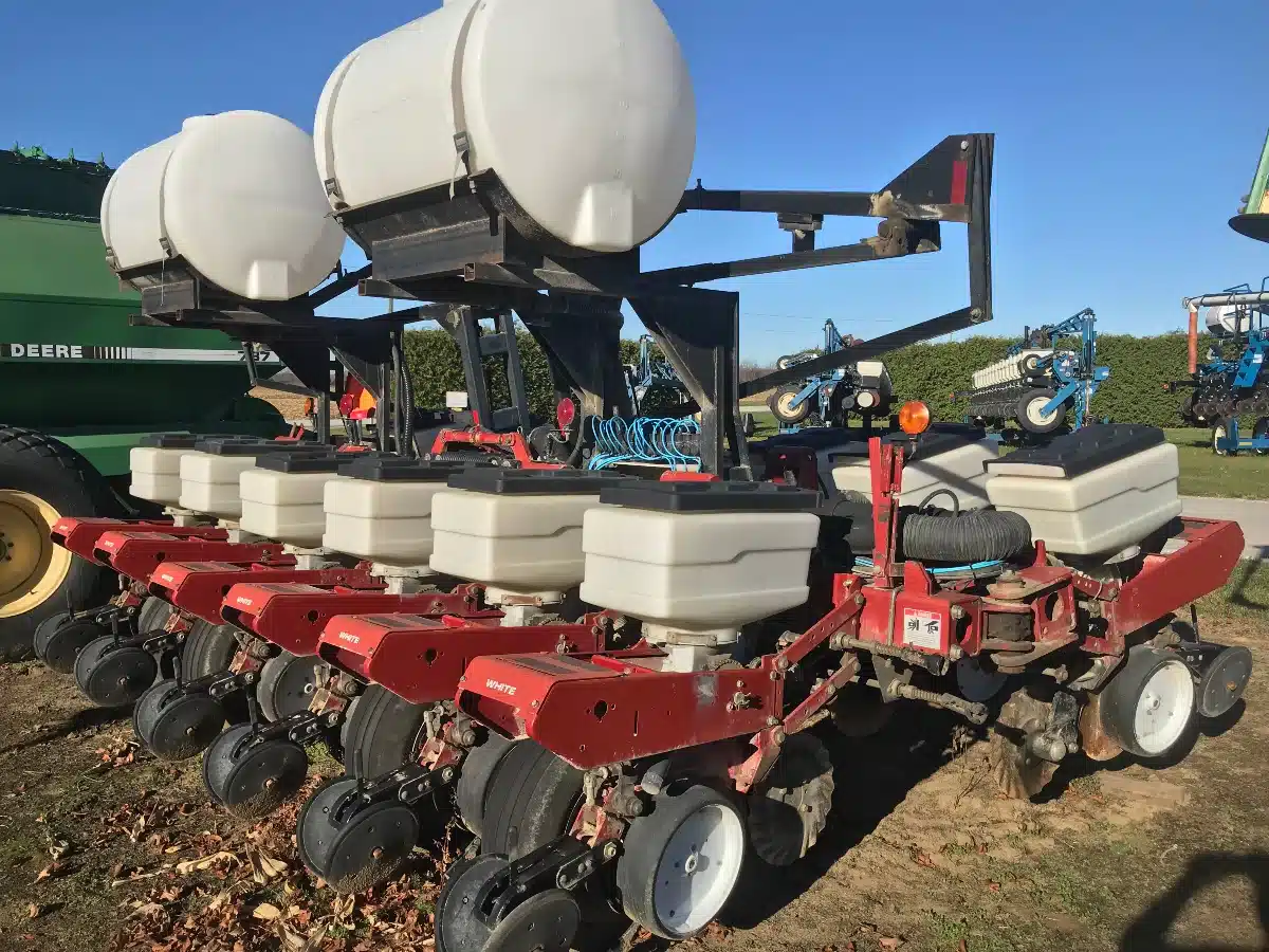 Gallery image 1 for Used White 6100 Planter