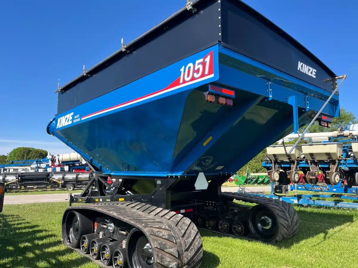 Gallery image 2 for New 2024 Kinze 1051 Grain Cart