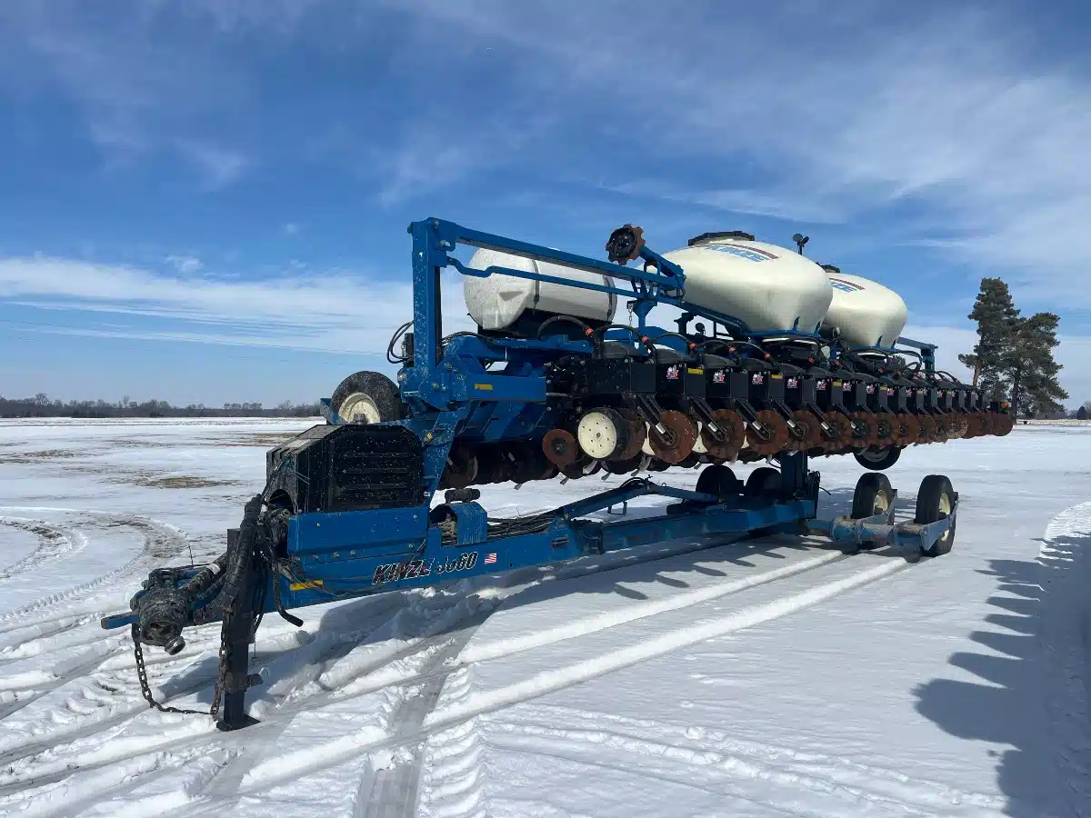 Gallery image 1 for Used Kinze 3660 Planter