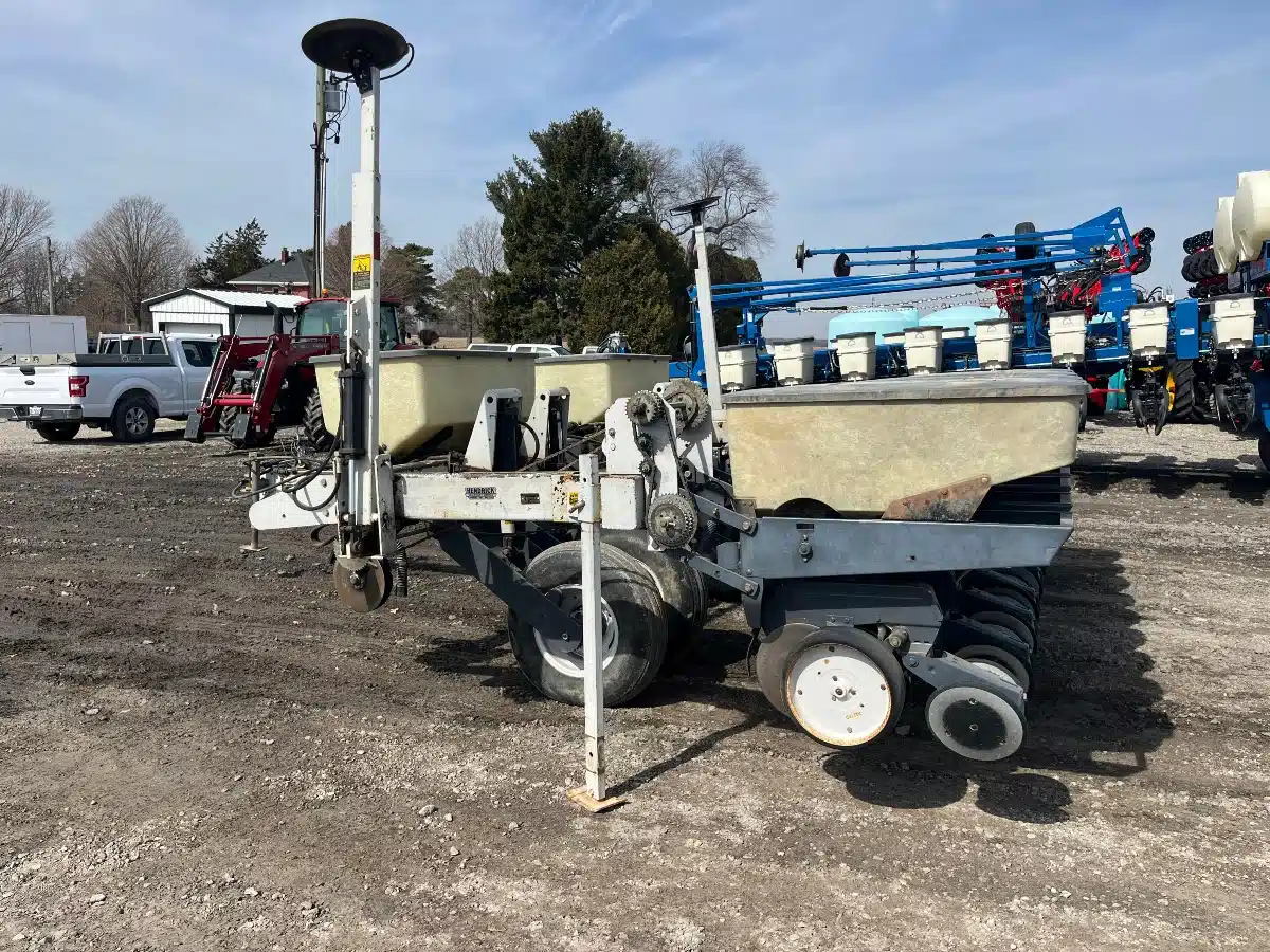 Gallery image 2 for Used New Idea 9300 Planter