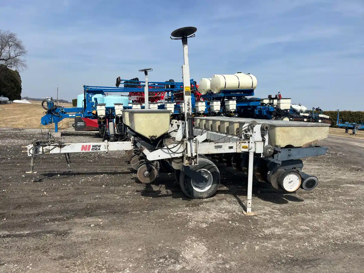 Gallery image 1 for Used New Idea 9300 Planter