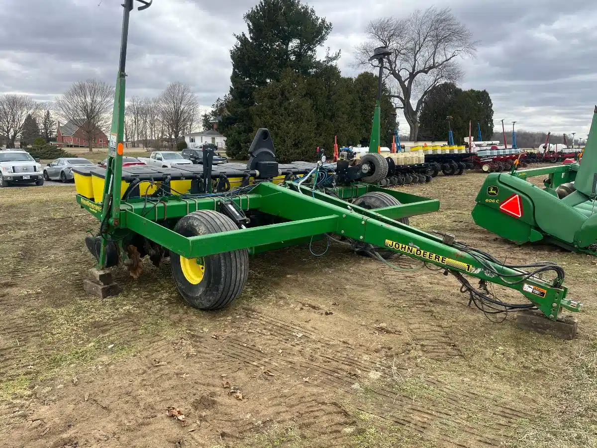 Gallery image 1 for Used John Deere 1780 Planter